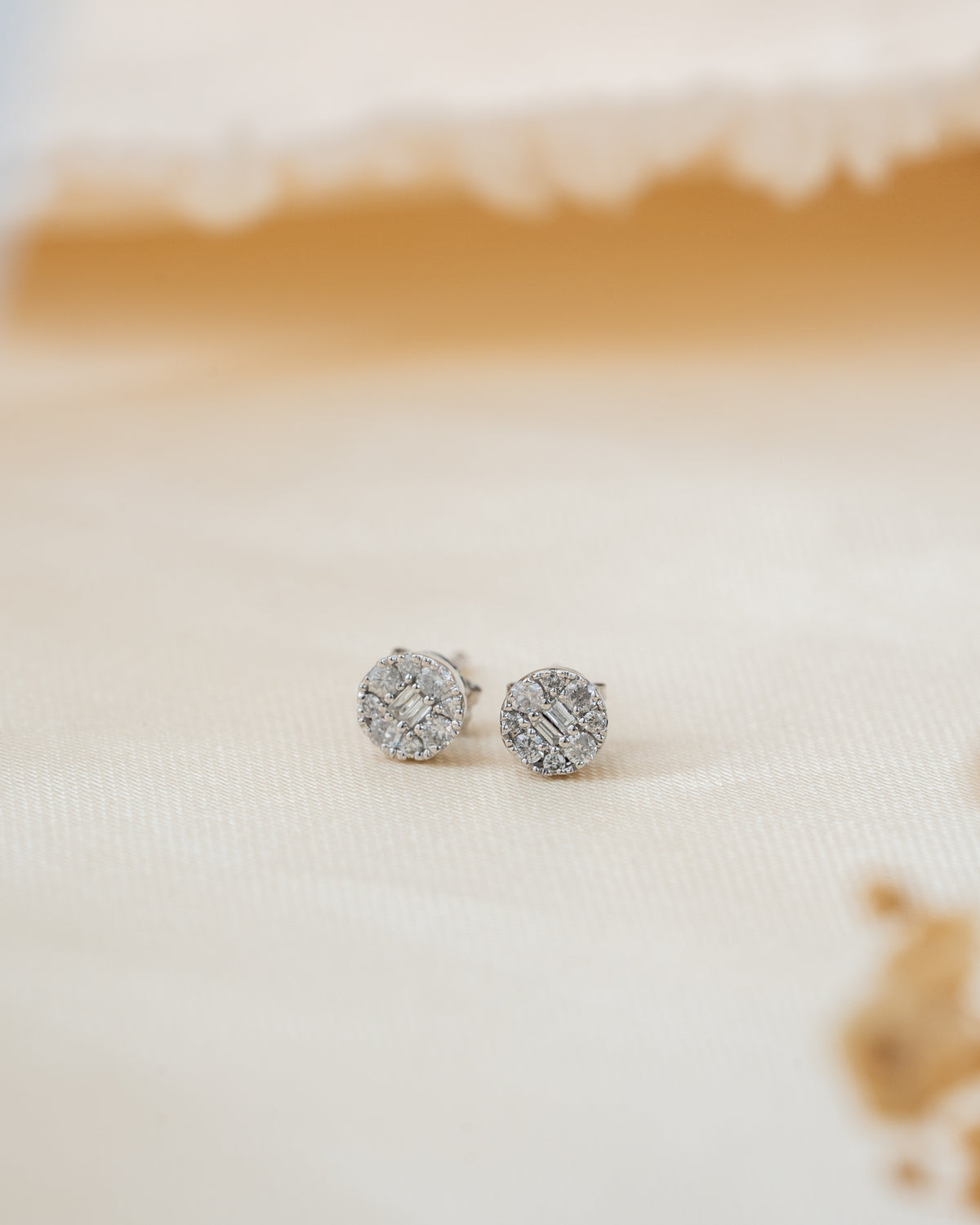 WG Round Cluster Diamond Studs (DT_011)